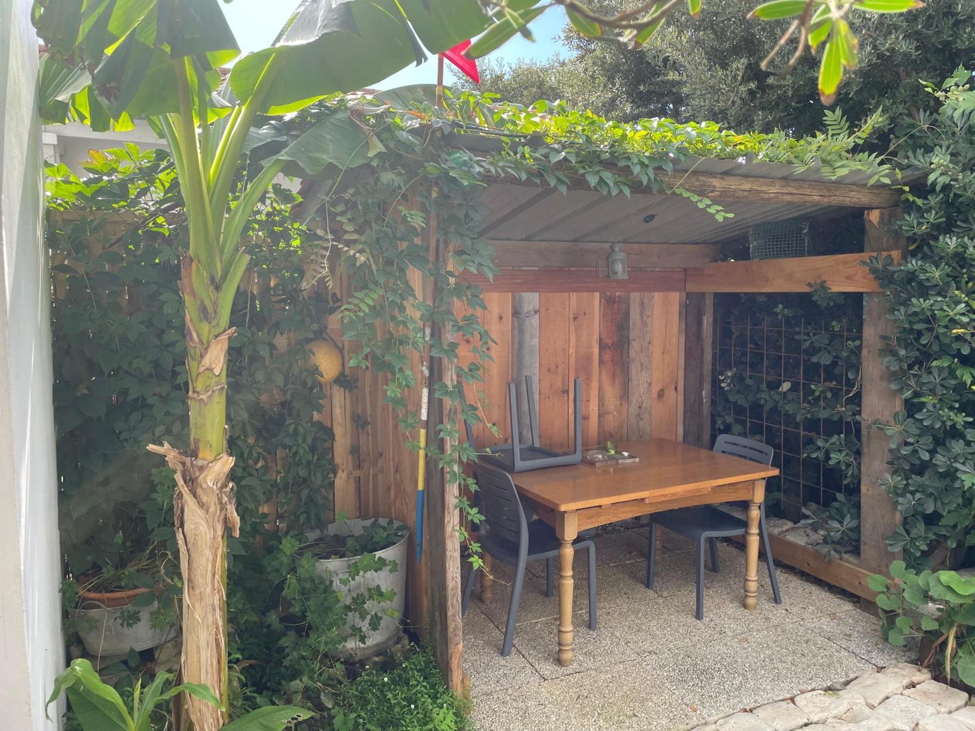 Maison Independante Avec Jardin, Tres Calme, Centre Ville La Rochelle ラ・ロシェル エクステリア 写真